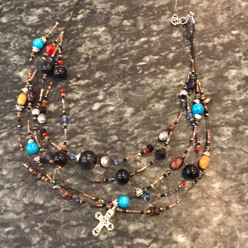 Beaded necklace with cross